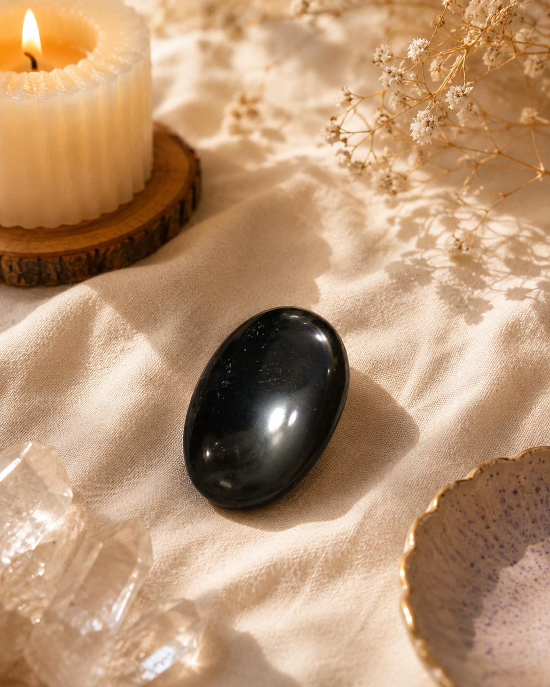 Black tourmaline palm stone (50 to 100gm)